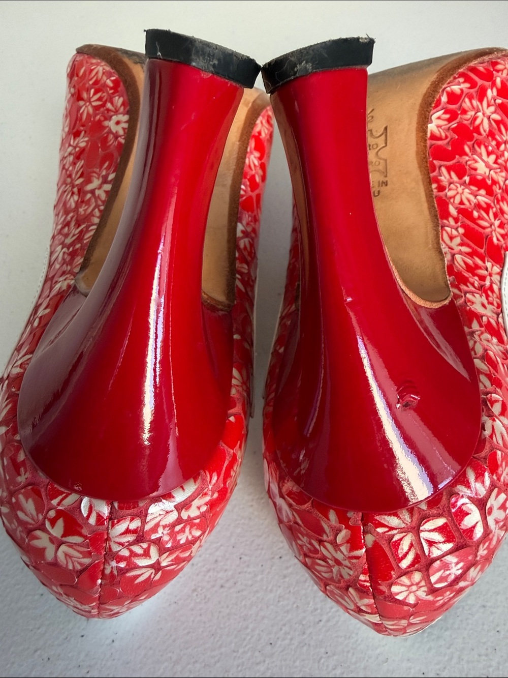 John Fluevog Millie Red Floral Patent Mary Jane Heels Pumps Size 8.5 - Picture 9 of 16